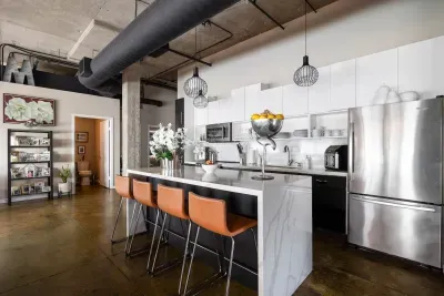 Modern Euro Style Kitchen 