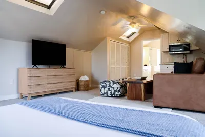 Loft Studio Bedroom on the second floor, Queen sofa bed, twin sofa bed and double bed can sleep 5.