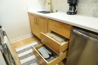 Bakeware, placemats and more