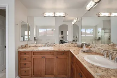 Double sinks Master Bath
