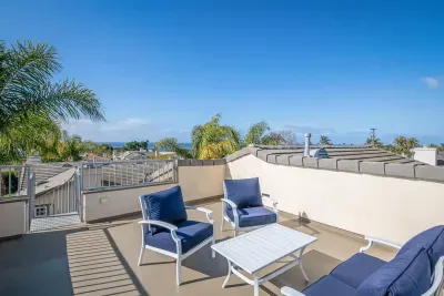 Rooftop Deck perfect for Sunsets & Ocean View