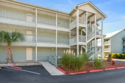 Mins 2 Ocean | Heated Pool + Arcade + Gym & More - image 33 of 132