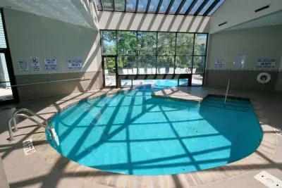 Mins 2 Ocean | Heated Pool + Arcade + Gym & More