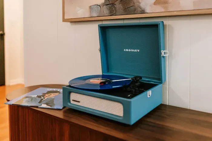 Vintage record player vibes for relaxed moments and effortlessly stylish ambiance.