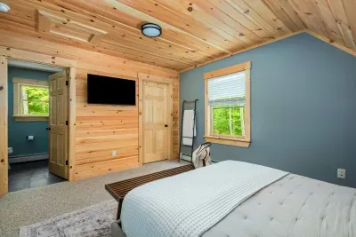 Relax with our Smart TV, offering a vast selection of entertainment. Stream the latest movies and shows, explore countless digital channels, and enjoy personalized viewing that caters to every mood, ensuring your stay is both relaxing and delightful.