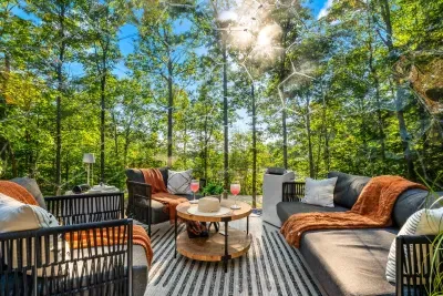 No matter the season or the time of day, our dome shines! Sip your favorite cocktail,  lose yourself in a good book, and enjoy great conversation. With inviting and cozy decor, it’s the ideal spot to relax, reconnect, and unwind.