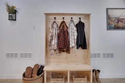 Adventure starts here. Stash your hiking boots and gear in our custom mudroom before exploring nearby trails, horseback riding, and all the outdoor fun Jim Thorpe has to offer.