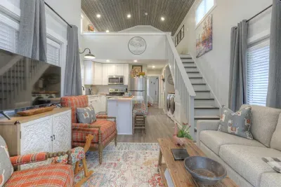 Llama No Drama Lodge at The Retreat at Deer Lick Falls