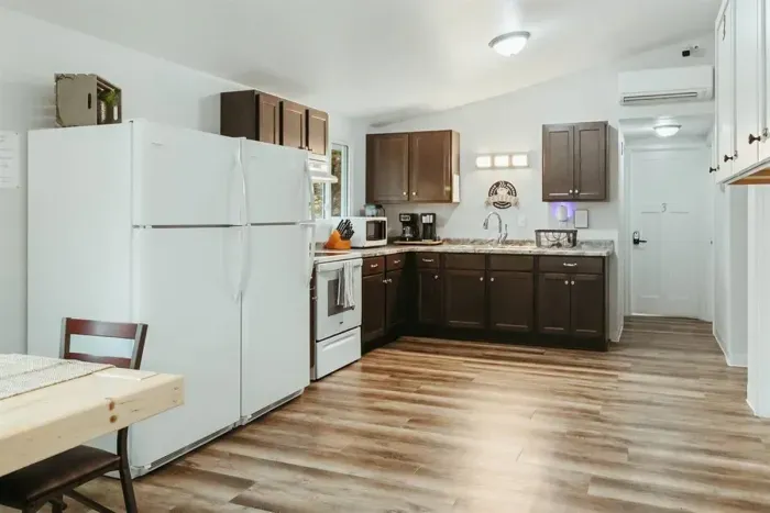 Kitchen
Refrigerator
stove
Coffee maker
Kitchenette 
Oven
Kettle 
Blender
Dining Area