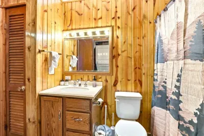 Cozy Bathroom Featuring Stylish Wood Details