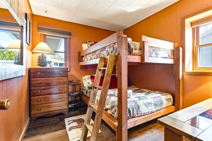 Family-Friendly Bedroom with Modern Bunk Beds