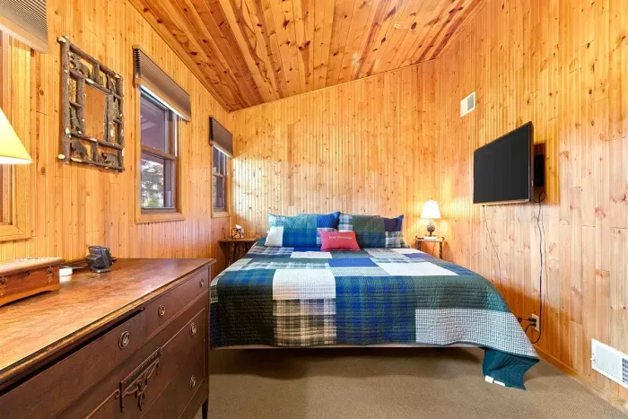 Natural textures and soft lighting make it a perfect space for relaxation and restful nights.