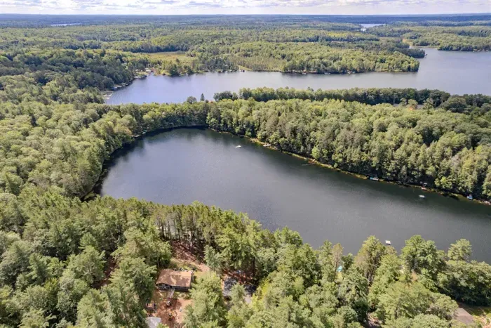 Enjoy a range of premium amenities designed for your comfort and convenience, from modern appliances to tranquil outdoor spaces with direct access to the lake