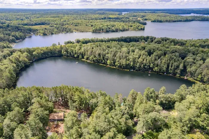 Enjoy a range of premium amenities designed for your comfort and convenience, from modern appliances to tranquil outdoor spaces with direct access to the lake