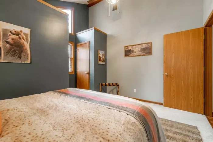 Spacious and versatile—our extra room offers the perfect space for relaxation or productivity.