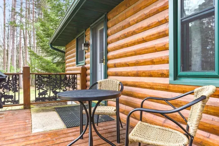 Escape to a private Sherwood Shores cabin surrounded by nature.