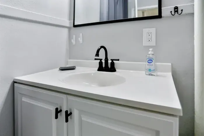 ndulge in comfort—our luxurious bathroom is crafted for ultimate relaxation.