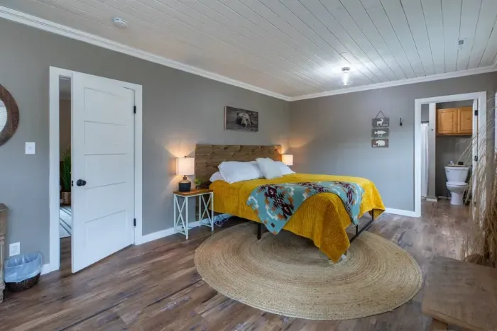 Indulge in comfort at our Airbnb retreat with a luxurious King bed. Beat the heat with an efficient air conditioning system for a refreshing stay. Discover ultimate relaxation with our thoughtfully designed bedroom