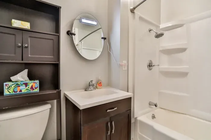 ndulge in comfort—our luxurious bathroom is crafted for ultimate relaxation.