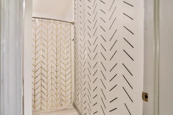 ndulge in comfort—our luxurious bathroom is crafted for ultimate relaxation.