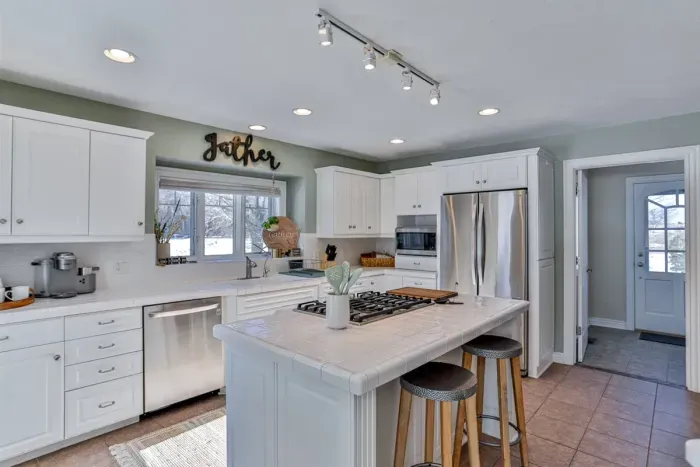 Inviting cooking space, stylish, practical, and perfect for meals or entertaining.