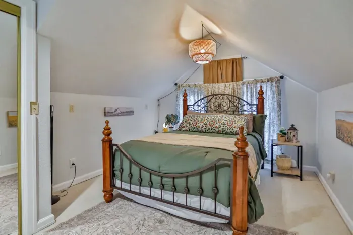 Spacious and versatile—our extra room offers the perfect space for relaxation or productivity.