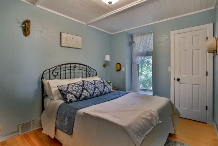 Spacious and versatile—our extra room offers the perfect space for relaxation or productivity.