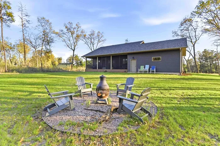 Experienced best around the firepit—slow mornings, golden-hour hangs, and starlit evenings.