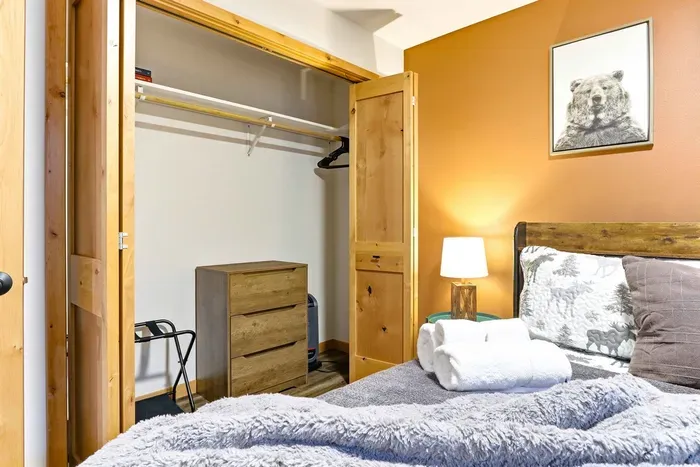 Simple & Elegant Bedroom with Relaxing Decor