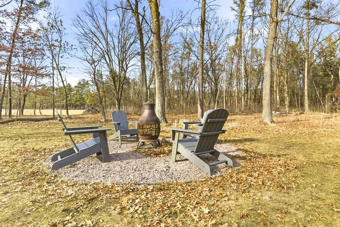 Charming Outdoor Space with Natural Light & Greenery