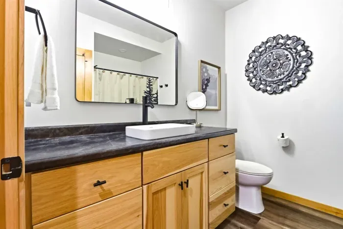 Stylish Bathroom with Contemporary Touches