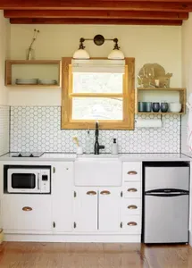 The Sycamore Treehouse - Kitchenette