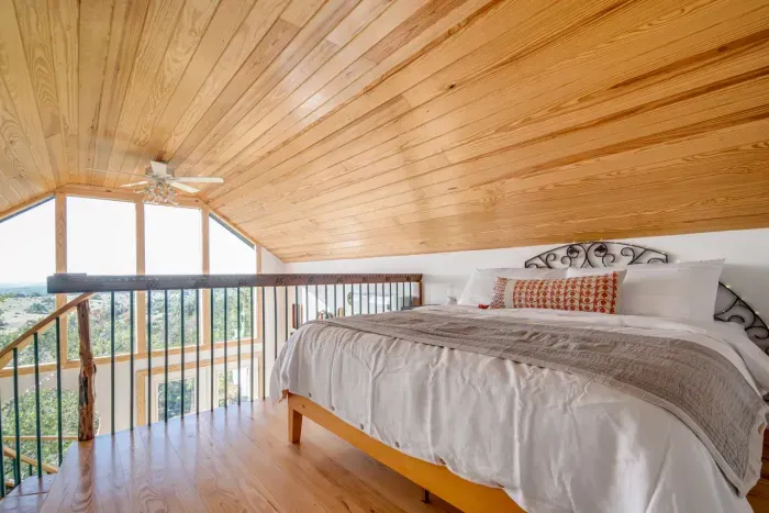Cabin#9-76E