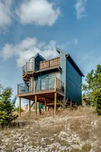 Cabin#11-13E