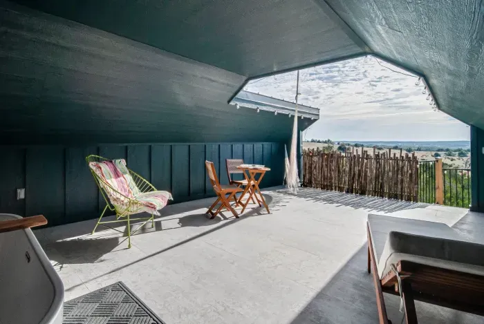 Upper Deck - Treehouse No. 11