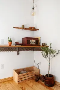 Record Player - Treehouse No. 11