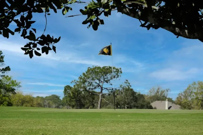 044  Peninsula Amenities 032522