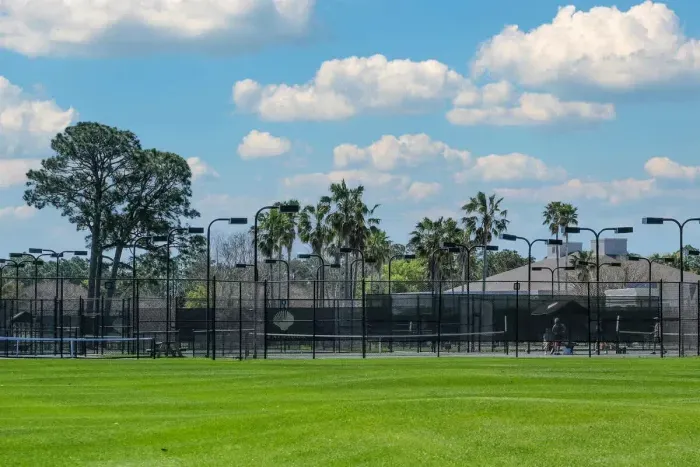 043  Peninsula Amenities 032522