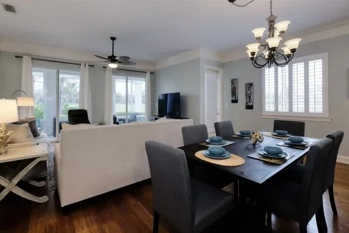 006 104A 200 Peninsula Blvd 10522