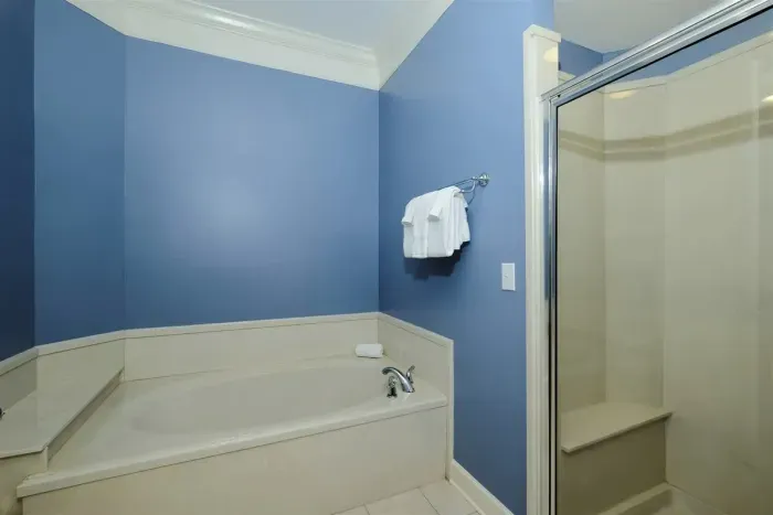 020 104A 200 Peninsula Blvd 10522