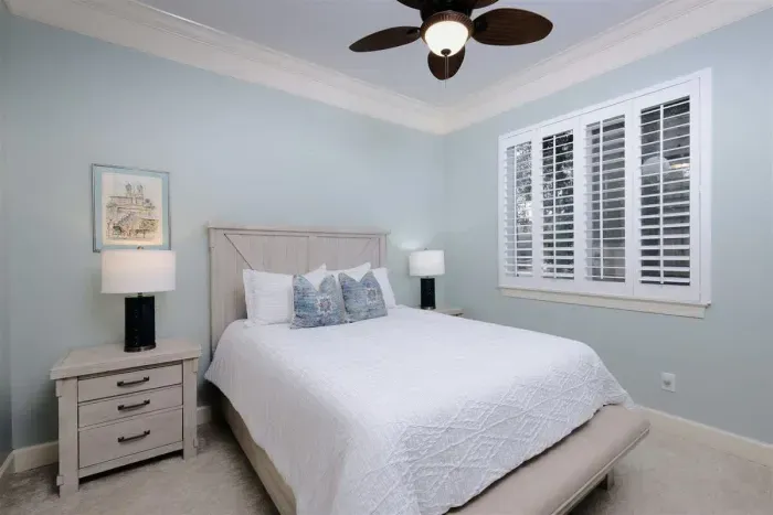 028 104A 200 Peninsula Blvd 10522