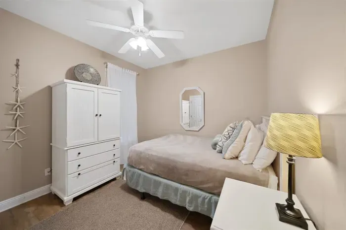 Main Level Bedroom with Queen Size Bed