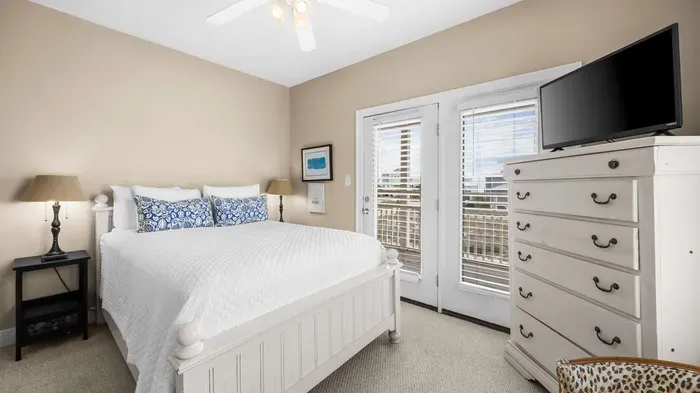Guest bedroom
