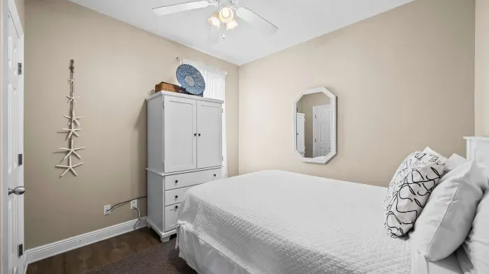 Guest bedroom