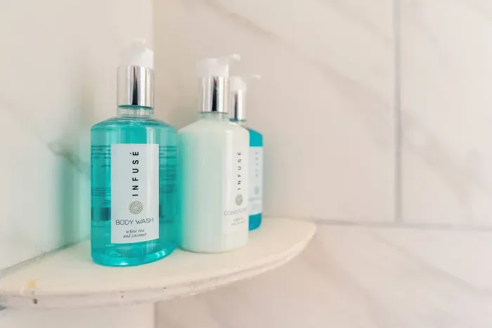 Primary Bathroom: Bright and functional, the bathroom includes all the essentials and amenities for a comfortable stay.