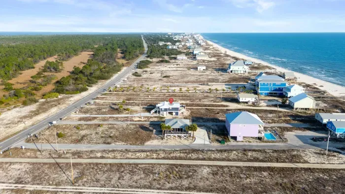 Blissful Shores perfectly positioned between the Gulf to the south and Bon Secour Bay to the north, water and coastal beauty in every direction.