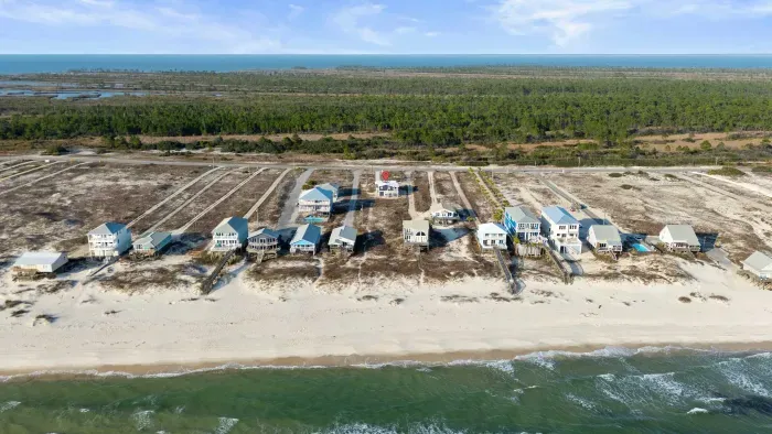 Blissful Shores perfectly positioned between the Gulf to the south and Bon Secour Bay to the north, water and coastal beauty in every direction.