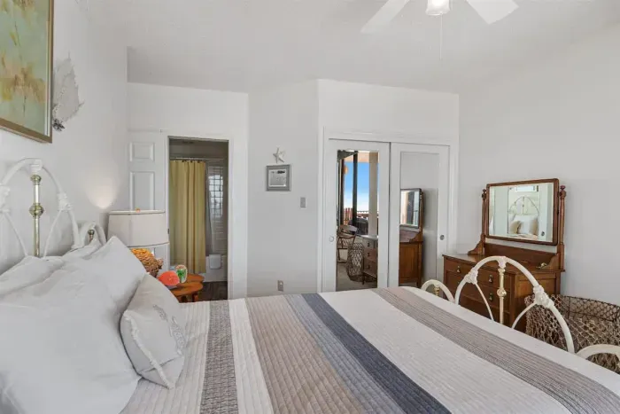 Guest Bedroom with ensuite bathroom