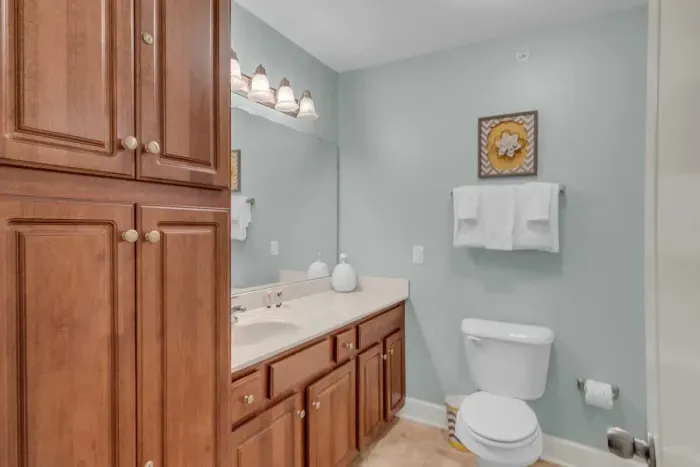 Private bathroom off 1st guest bedroom