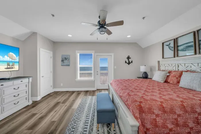 Third Floor primary with balcony